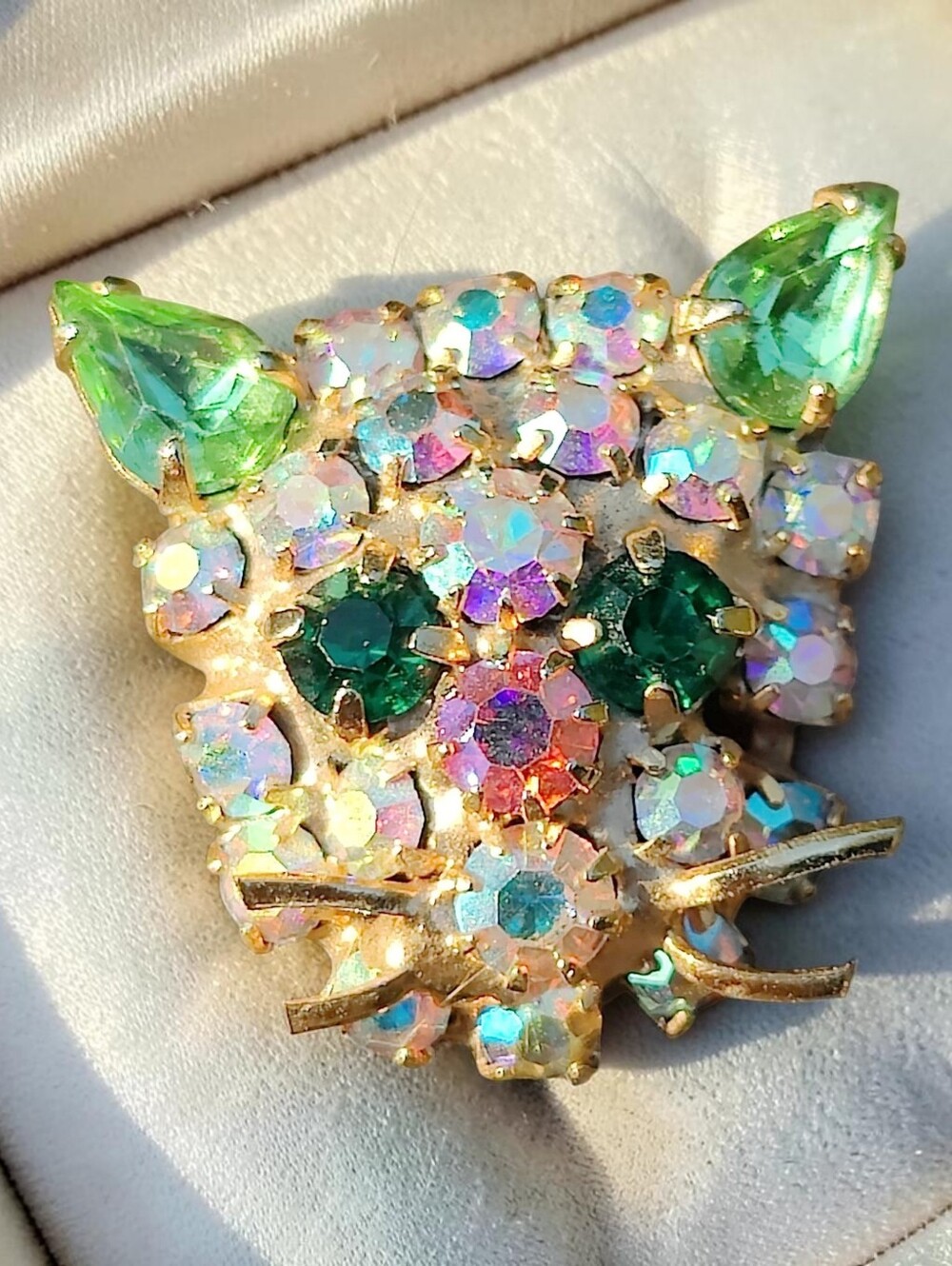 🐈 Vintage Uranium Glass And Crystal Cat Pin
